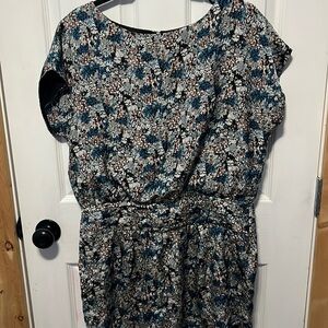 3/$20 bcbg  print dress